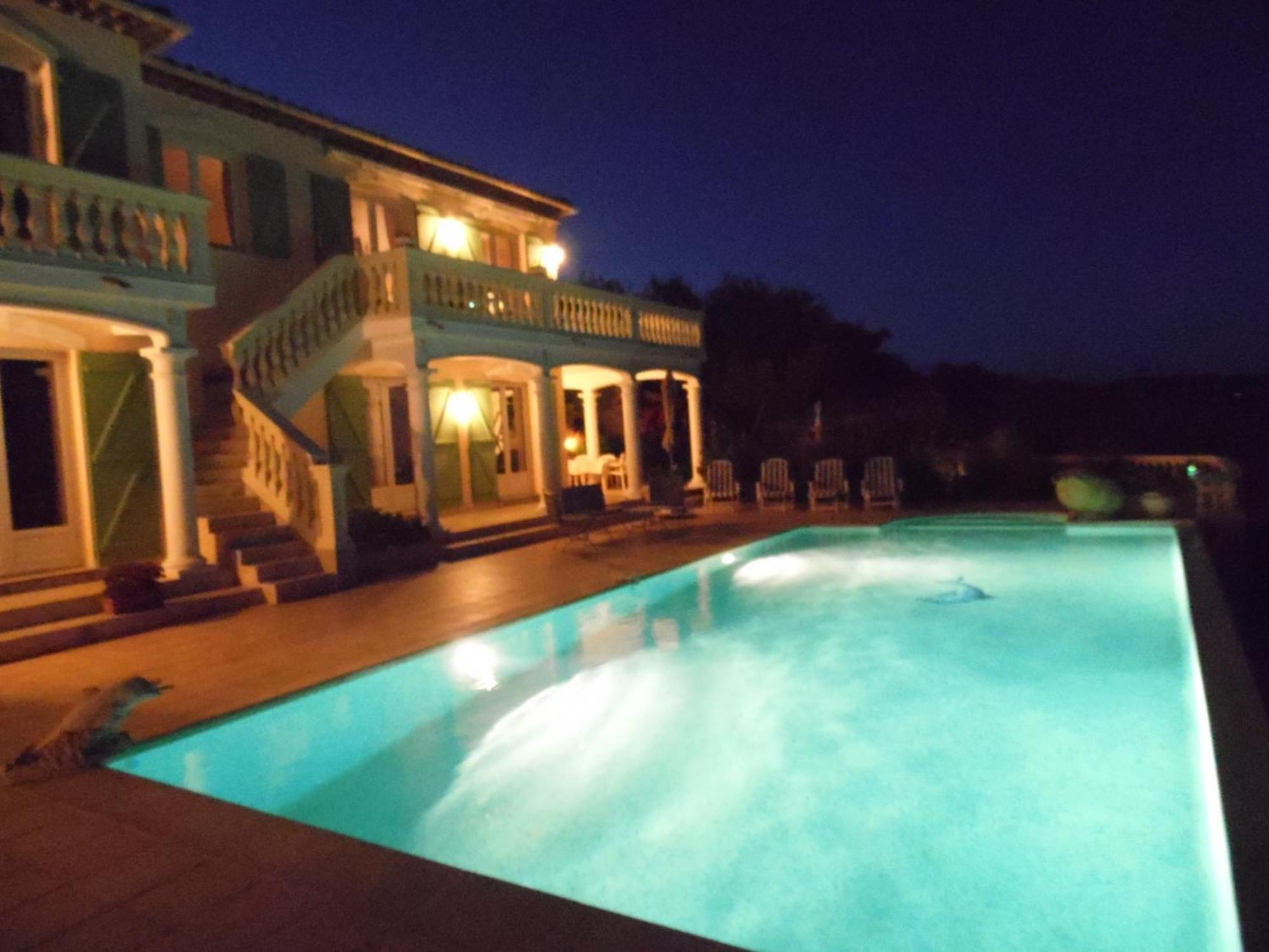 La Bastide Fleurie Apartment Кавалере-сюр-Мер Екстериор снимка
